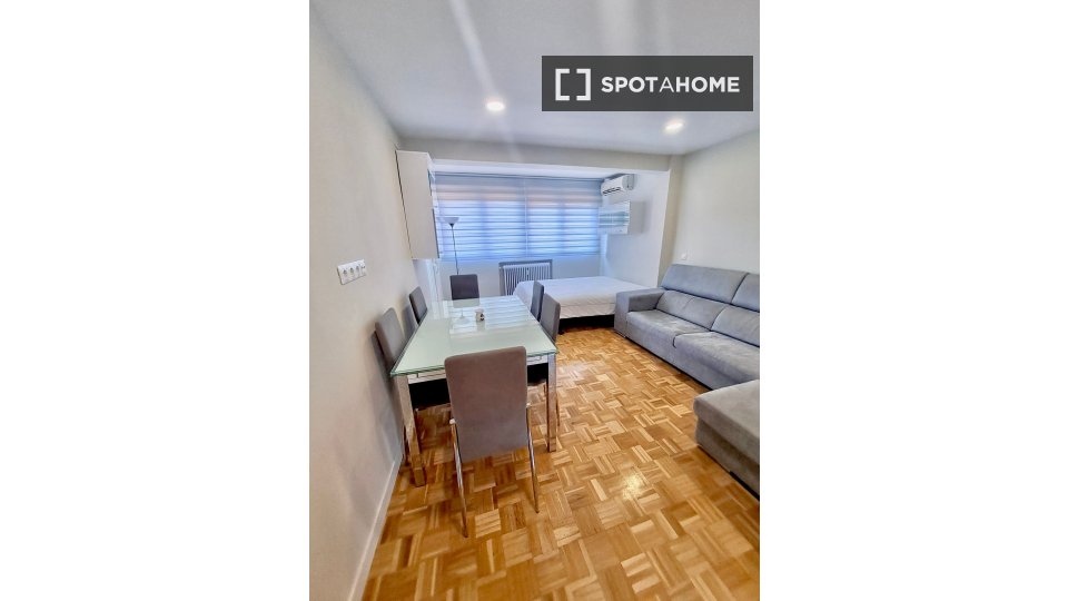 Double room Madrid, 5 beds — photo 17