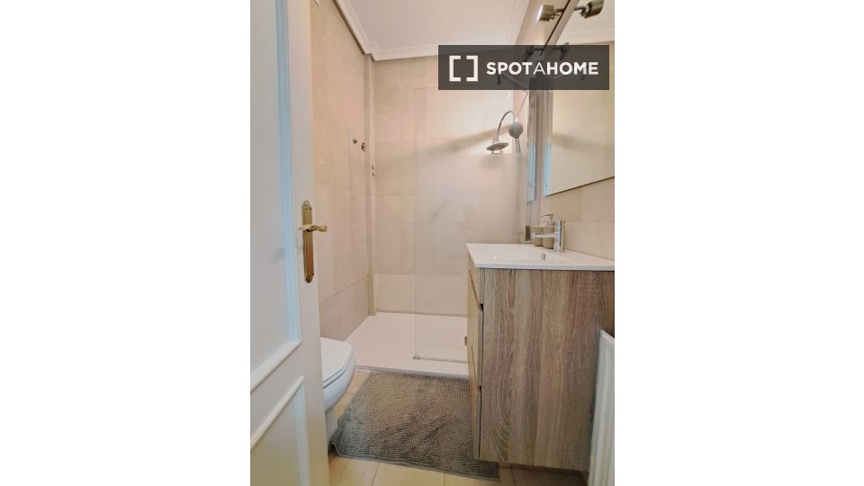 Double room Madrid, 5 beds — photo 7