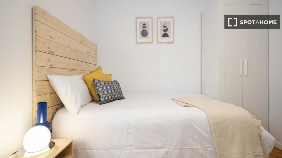 Double room Madrid, 5 beds — photo 41