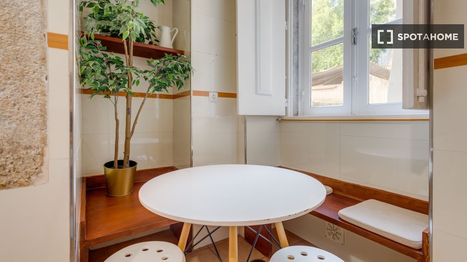 Apartment Lisbon, 2 beds — photo 50