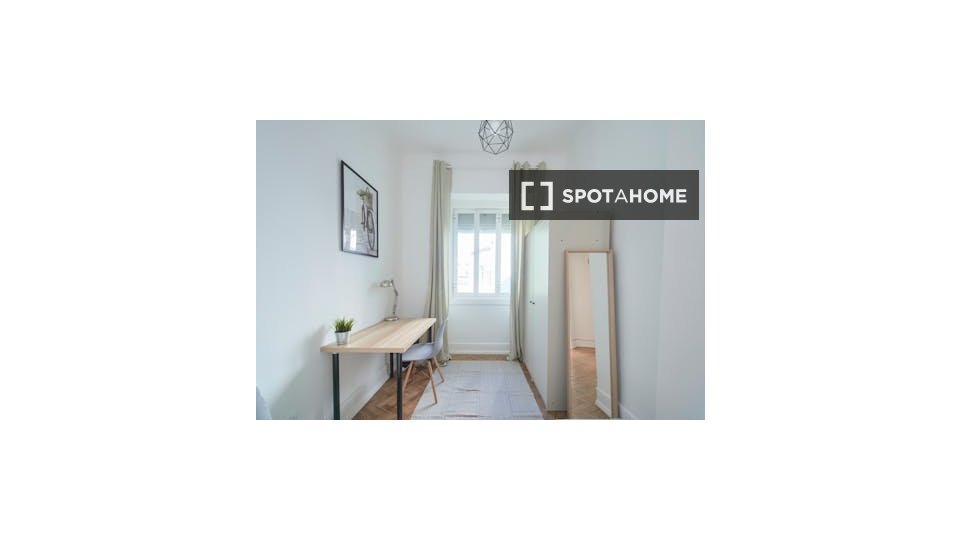 Double room Lisbon, 7 beds — photo 16