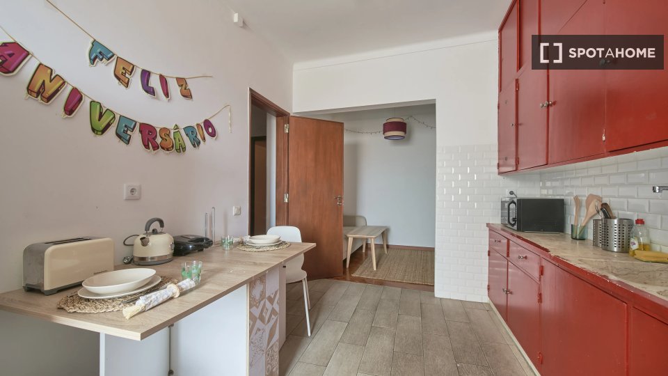 Double room Lisbon, 6 beds — photo 19