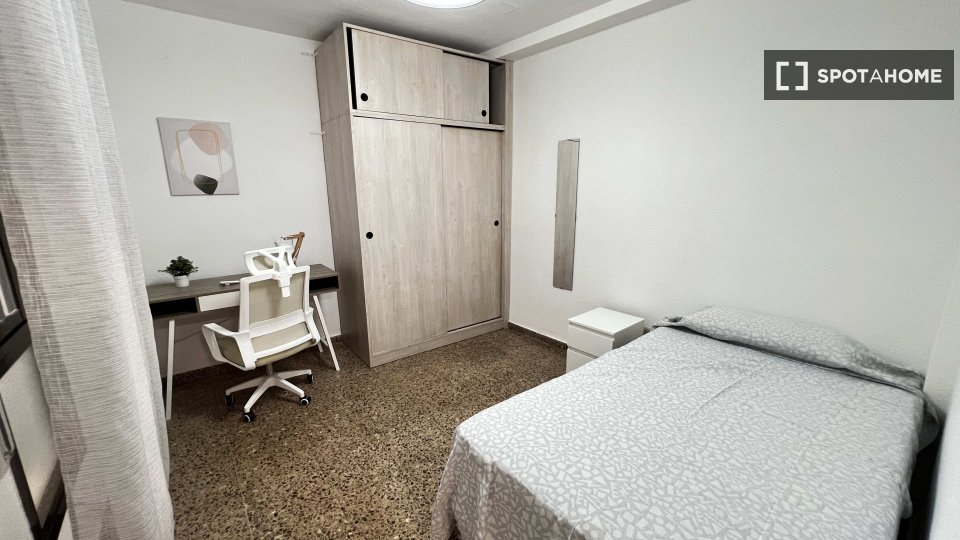 Double room Valencia, 5 beds — photo 2