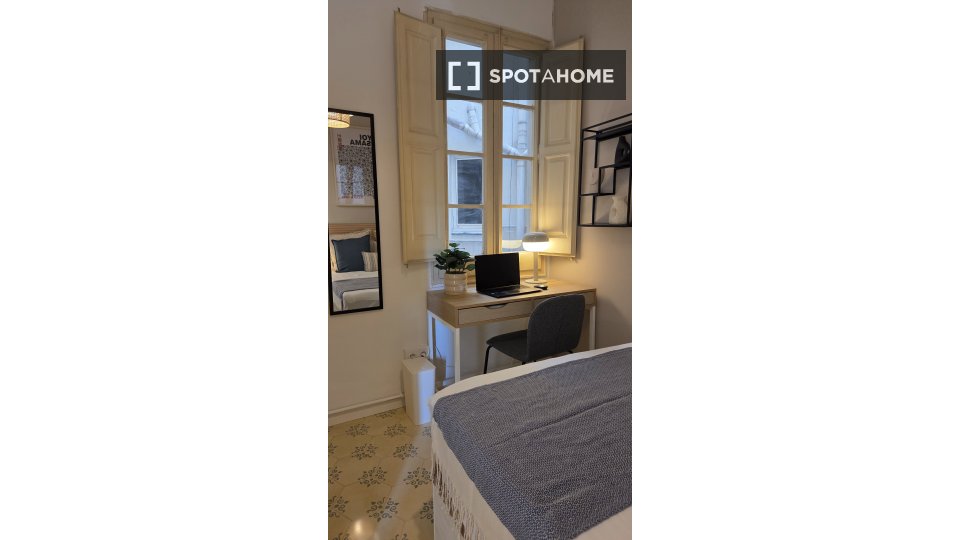 Double room Barcelona, 7 beds, 210m² — photo 15