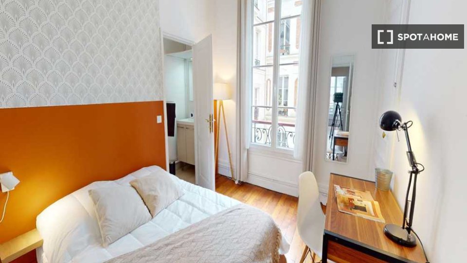 Double room Paris, 5 beds, 120m² — photo 3