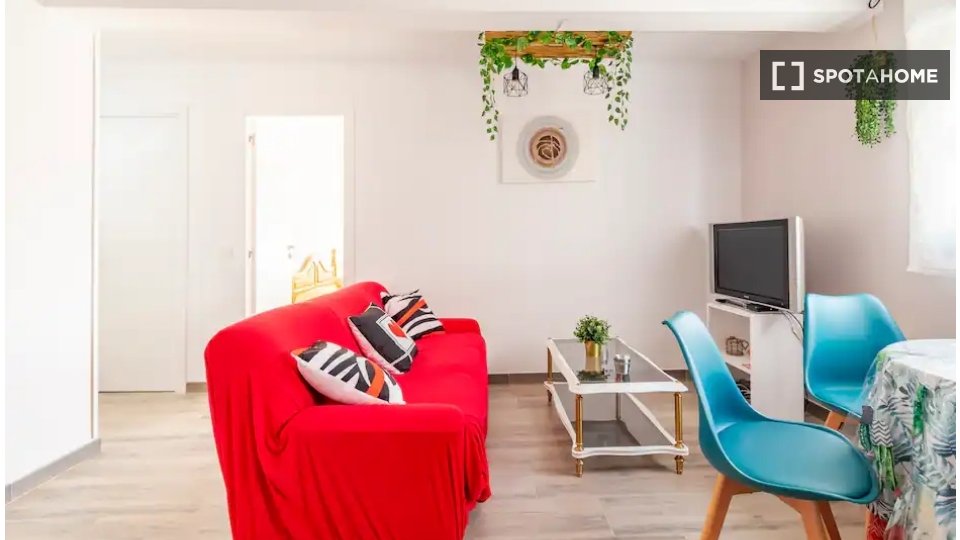 Double room Madrid, 3 beds, 85m² — photo 16
