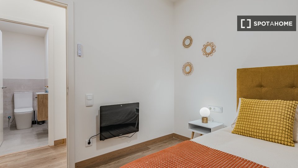 Double room Barcelona, 6 beds, 120m² — photo 82