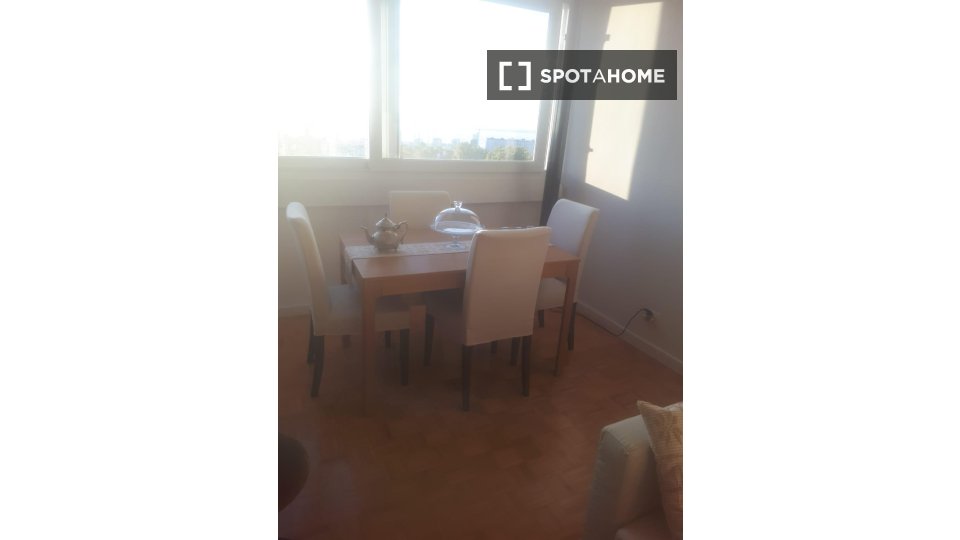 Double room Lisbon, 2 beds — photo 9