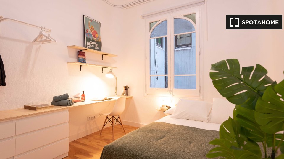 Double room Barcelona, 8 beds, 270m² — photo 1