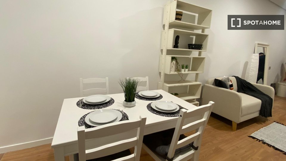 Double room Madrid, 5 beds — photo 15