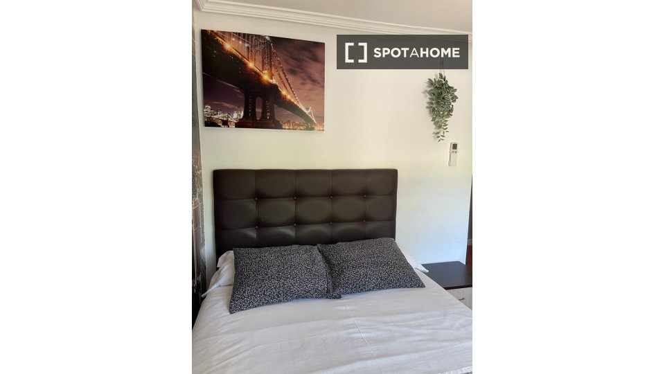 Double room Madrid, 3 beds — photo 9