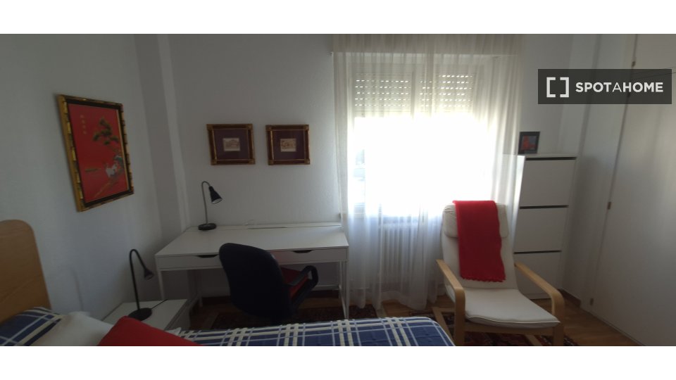 Double room Madrid, 1 bed, 120m² — photo 3