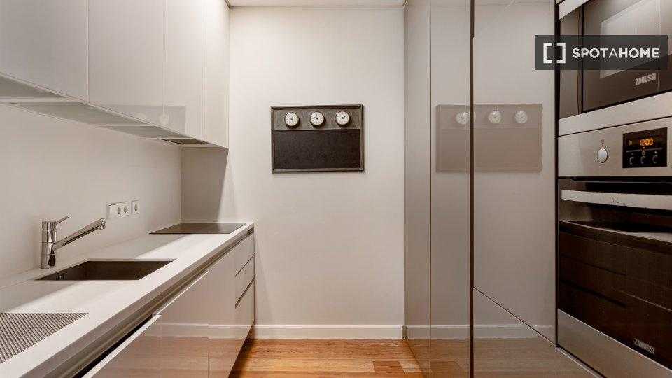 Apartment Lisbon, 1 bed — photo 14