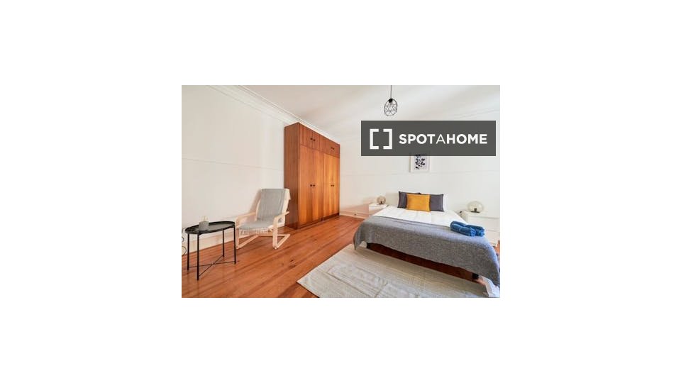 Double room Lisbon, 5 beds — photo 4