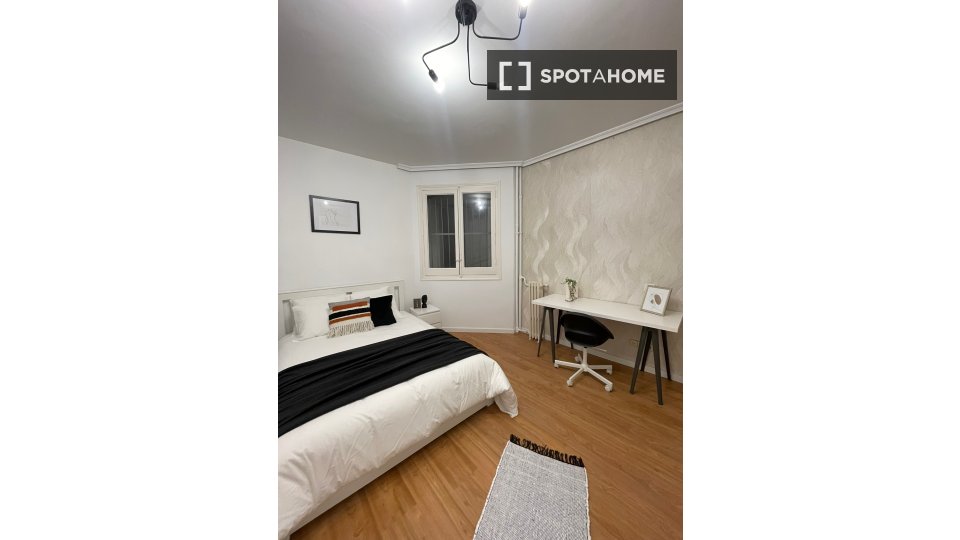 Double room Madrid, 5 beds — photo 14
