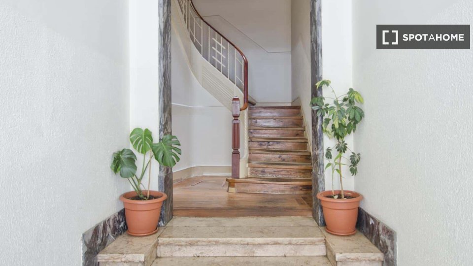 Double room Lisbon, 6 beds — photo 14