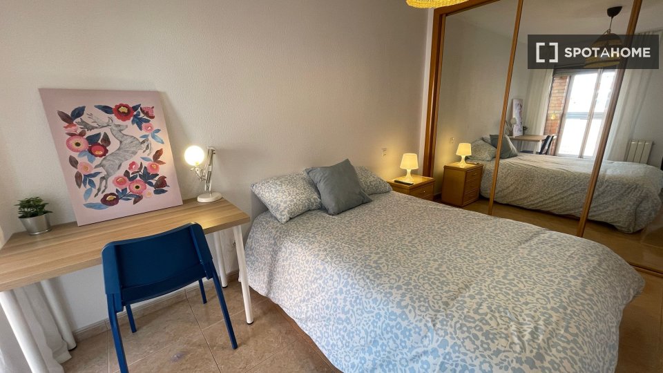 Double room Madrid, 3 beds — photo 12