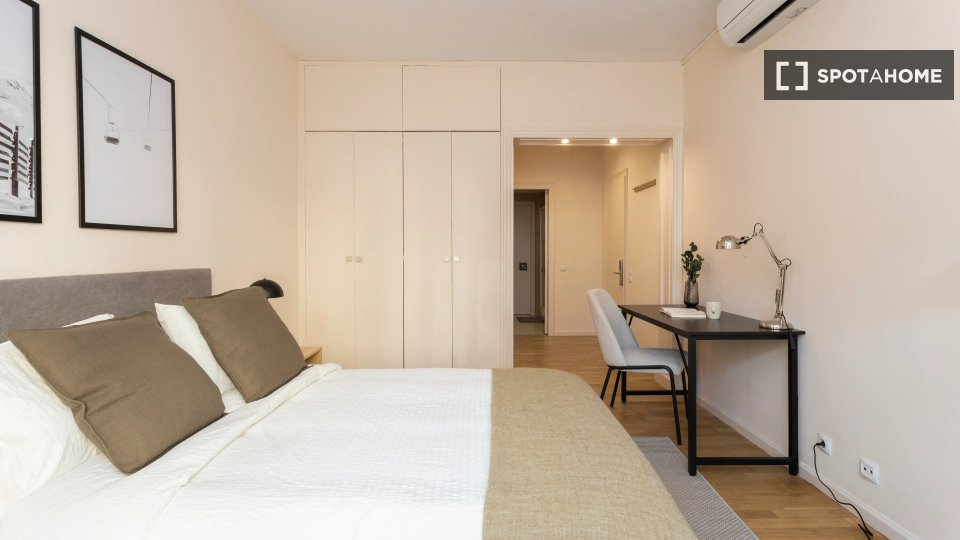 Double room Barcelona, 6 beds — photo 12