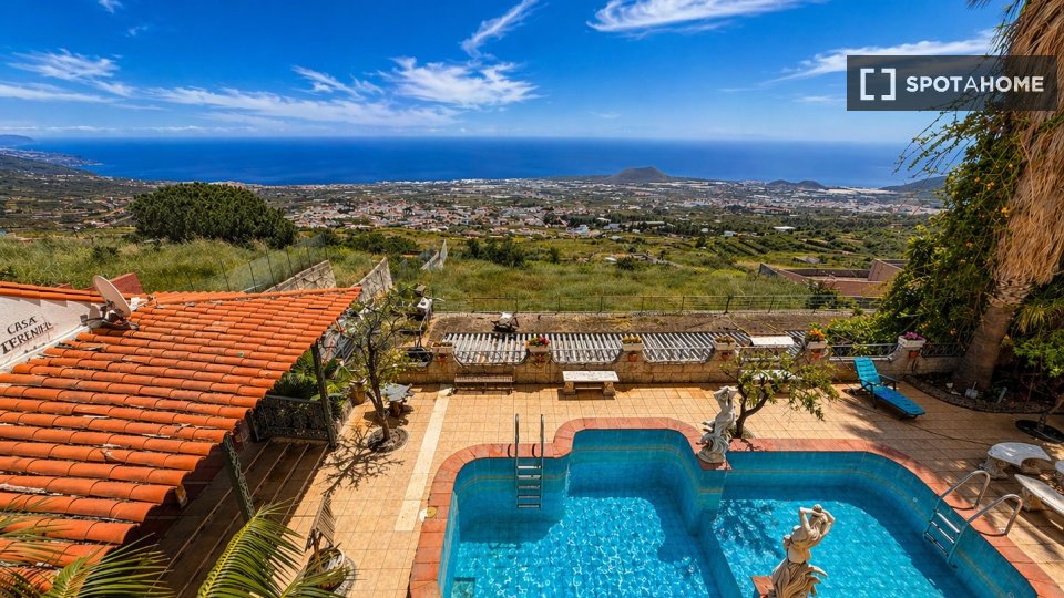 Apartment Santa_Cruz_De_Tenerife, 4 beds, 400m² — photo 17