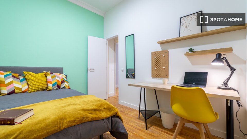 Double room Madrid, 13 beds, 301m² — photo 17