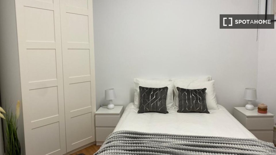 Double room Madrid, 5 beds — photo 4