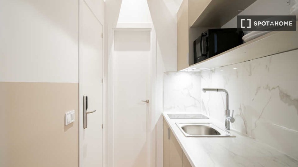 Double room Madrid, 16 beds — photo 37
