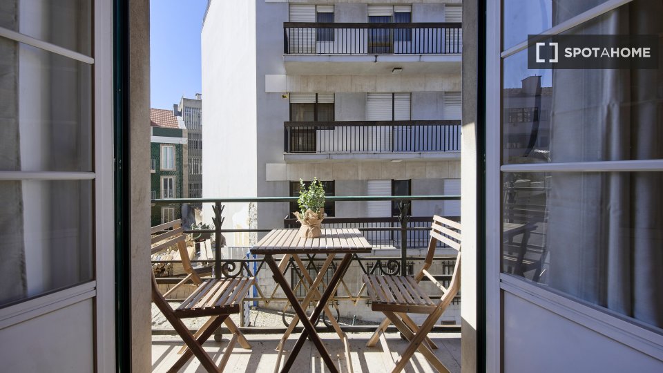 Double room Lisbon, 4 beds — photo 12