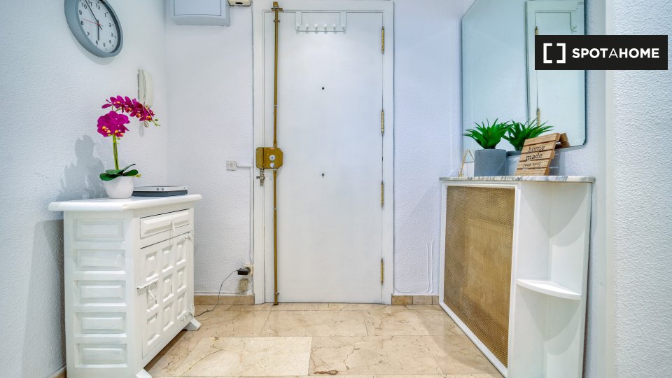 Double room Madrid, 4 beds, 50m² — photo 10