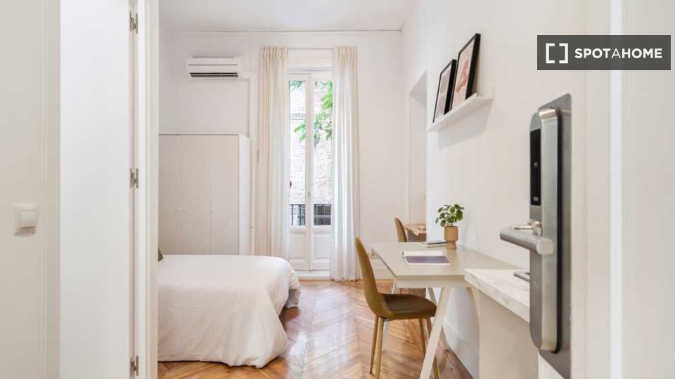 Habitación doble Madrid, 12 habitaciones — foto 5