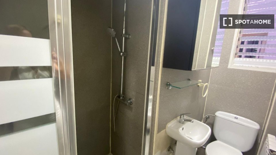 Double room Madrid, 4 beds — photo 8