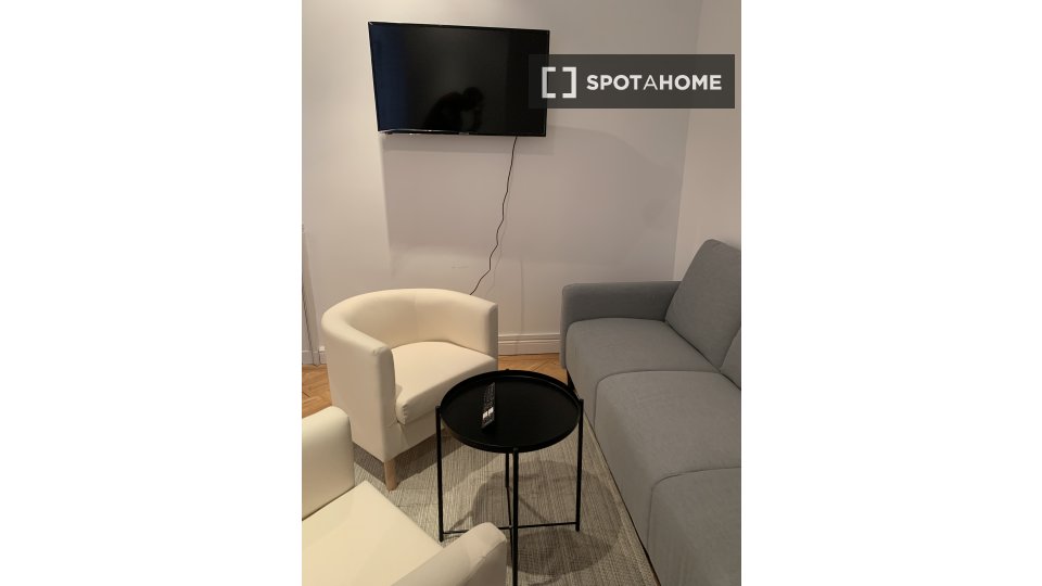 Double room Madrid, 6 beds — photo 11
