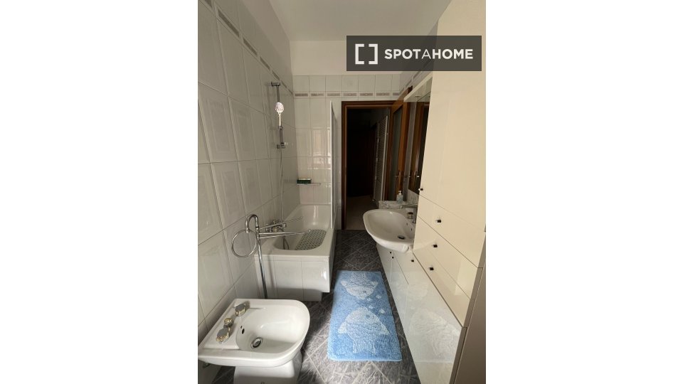 Double room Turin, 1 bed, 120m² — photo 5