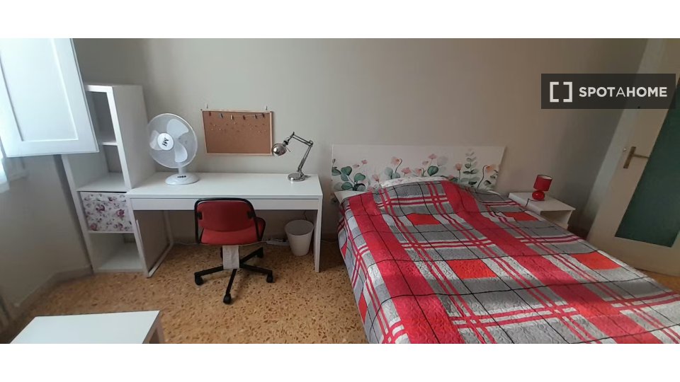 Double room Florence, 3 beds — photo 16