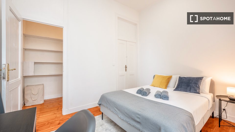 Double room Lisbon, 4 beds, 130m² — photo 10