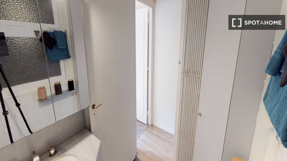 Double room Lille, 5 beds, 140m² — photo 1
