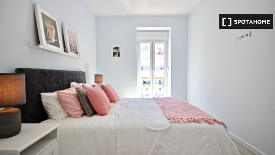 Apartment Lisbon, 2 beds — photo 14