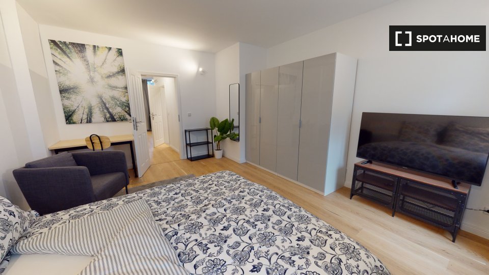 Apartment Berlin, 1 bed, 70m² — photo 3