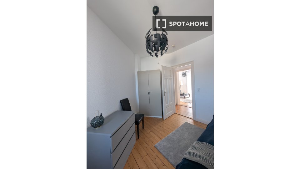 Apartment Frankfurt, 3 beds, 64m² — photo 18