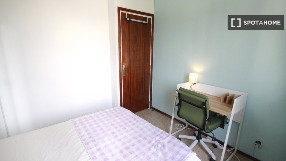 Double room Barcelona, 5 beds — photo 19