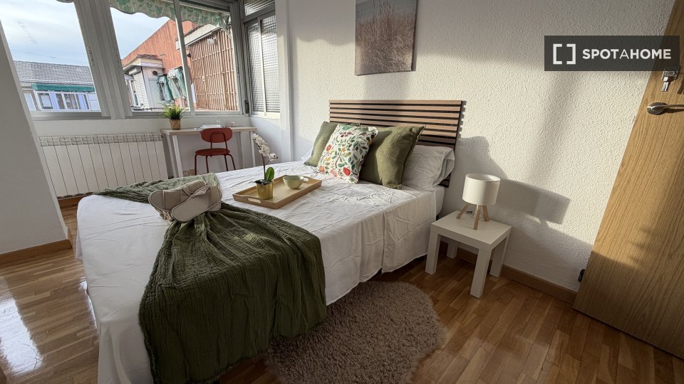 Double room Madrid, 4 beds, 80m² — photo 8