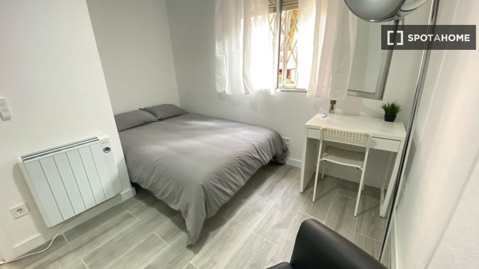 Chambre double Madrid, 4 chambres — photo 4