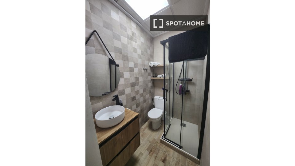 Apartment Alicante, 4 beds, 145m² — photo 12