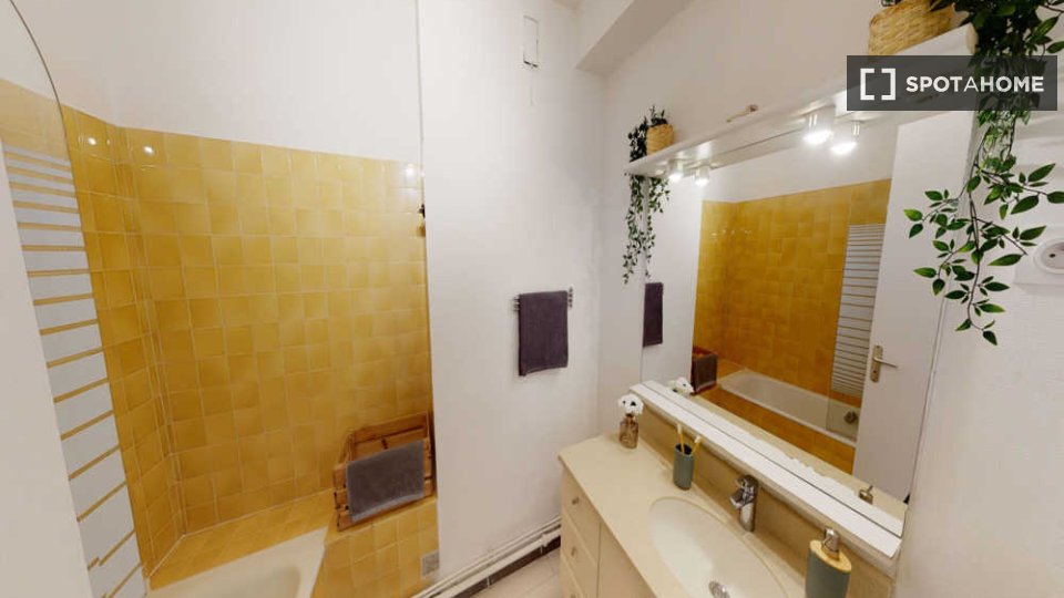 Double room Paris, 4 beds, 80m² — photo 13
