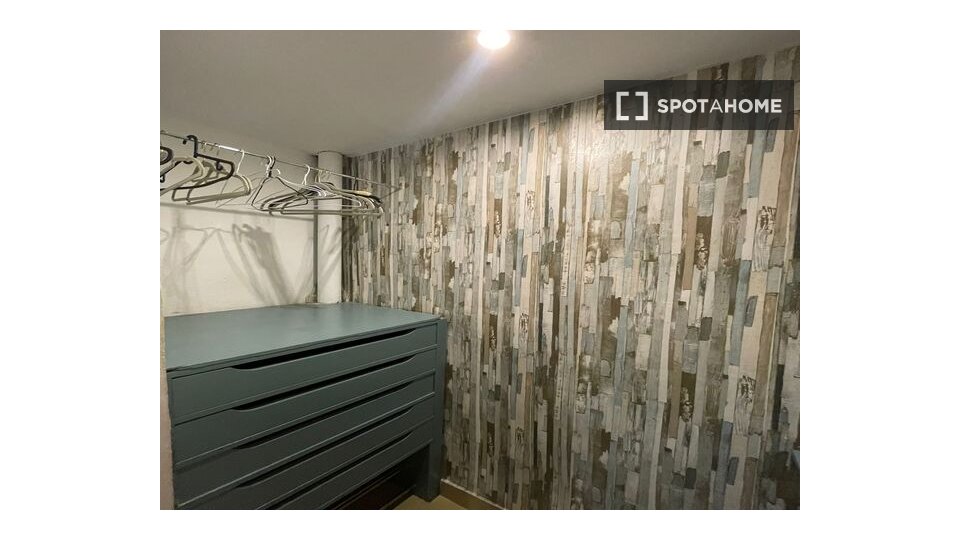 Double room Seville, 10 beds, 202m² — photo 15