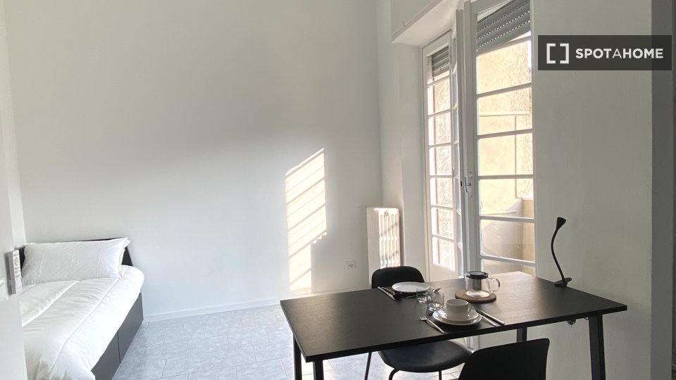 Double room Milan, 2 beds, 50m² — photo 6