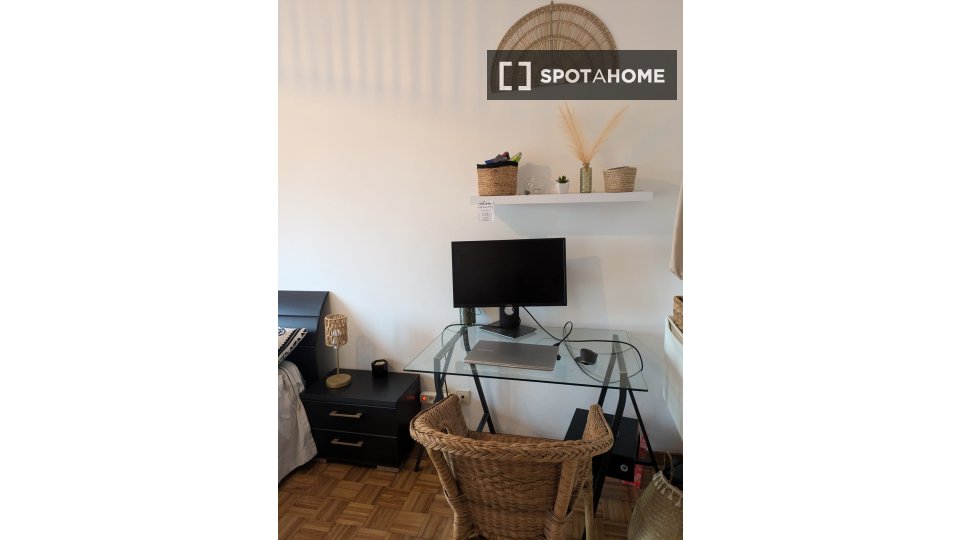 Double room Porto, 3 beds, 90m² — photo 14