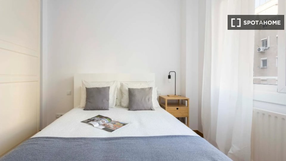 Double room Barcelona, 5 beds — photo 14
