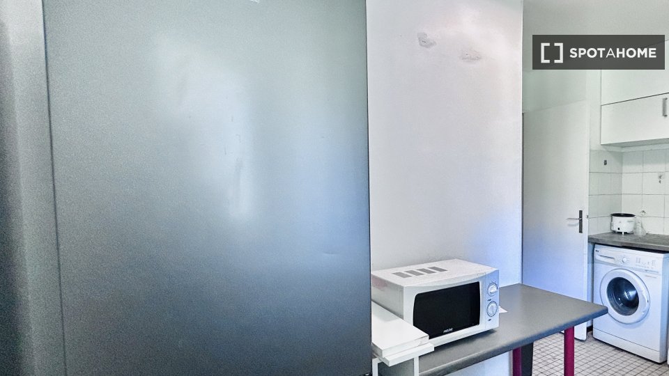Double room Paris, 3 beds, 17m² — photo 9