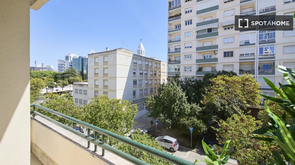 Double room Lisbon, 6 beds — photo 14
