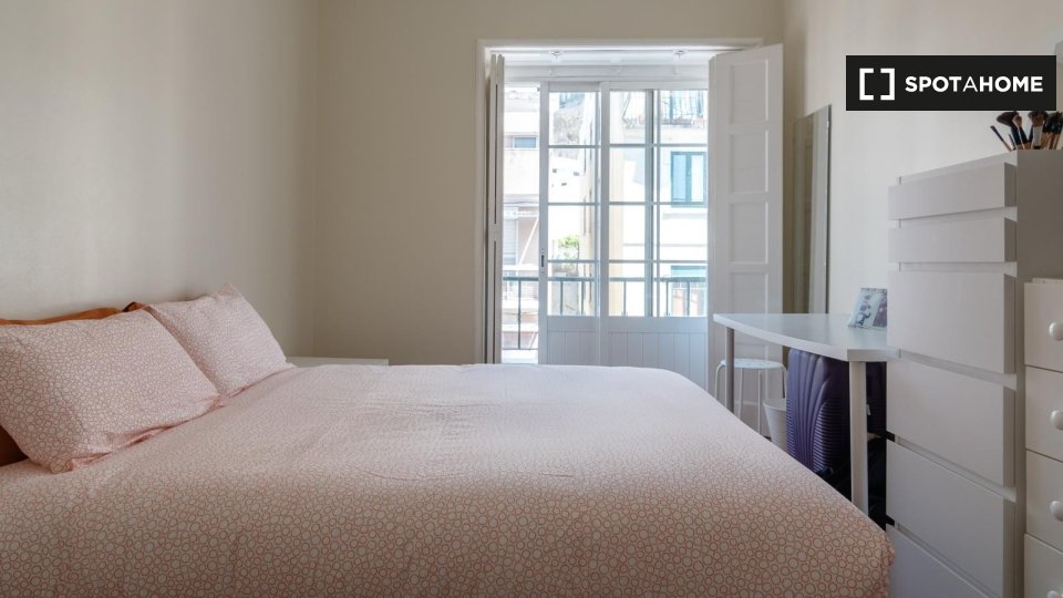 Double room Lisbon, 7 beds — photo 17